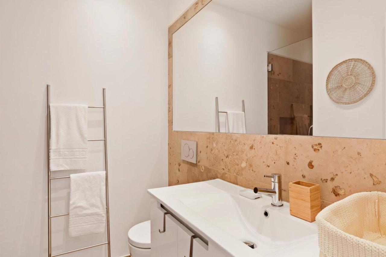 Modern Portuguese 1 Bedroom Apartment In Belem Lisboa Exteriör bild