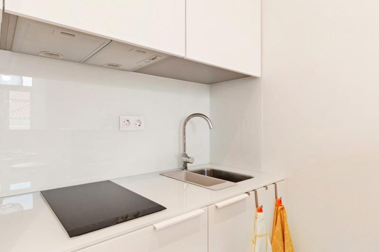 Modern Portuguese 1 Bedroom Apartment In Belem Lisboa Exteriör bild