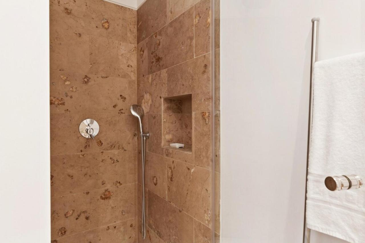 Modern Portuguese 1 Bedroom Apartment In Belem Lisboa Exteriör bild