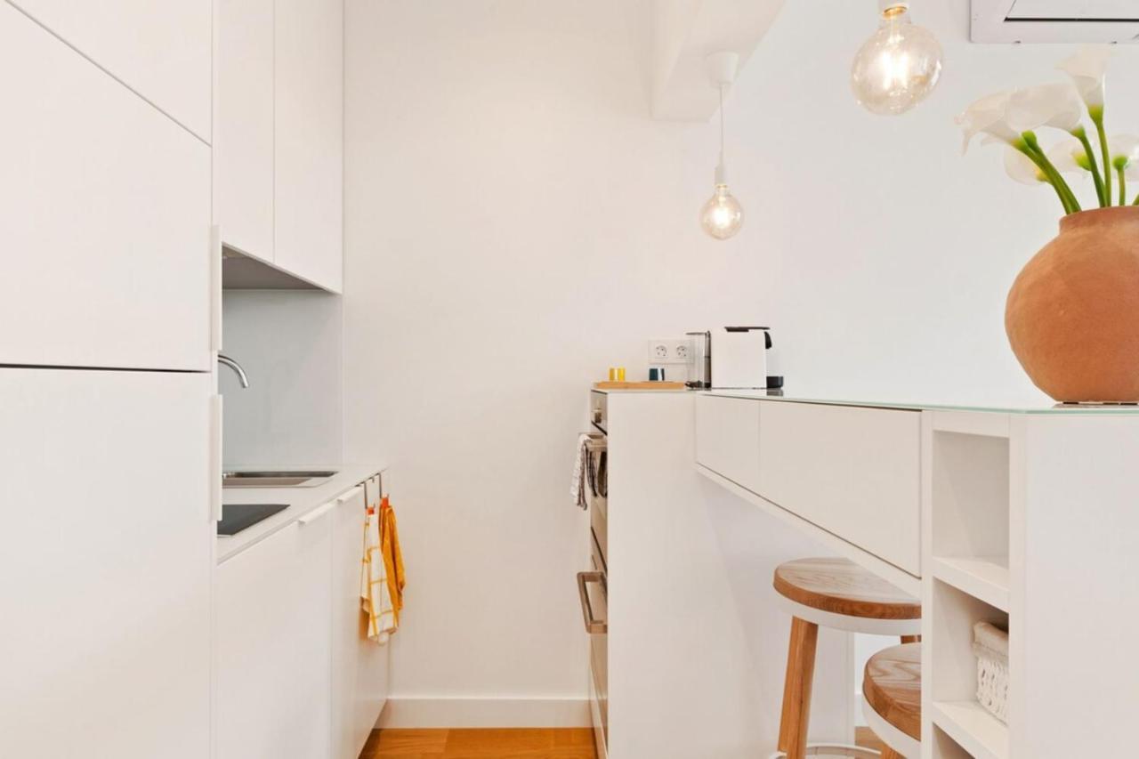 Modern Portuguese 1 Bedroom Apartment In Belem Lisboa Exteriör bild